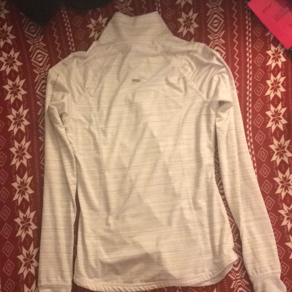 Athletic pull over by Old Navy Active - Picture 2 of 7